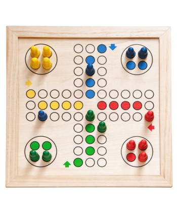 Gry w drewnianym pudełku