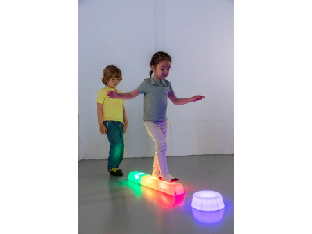 Sensoryczna ściezka LED dla dzieci. Kolorowa równoważnia
